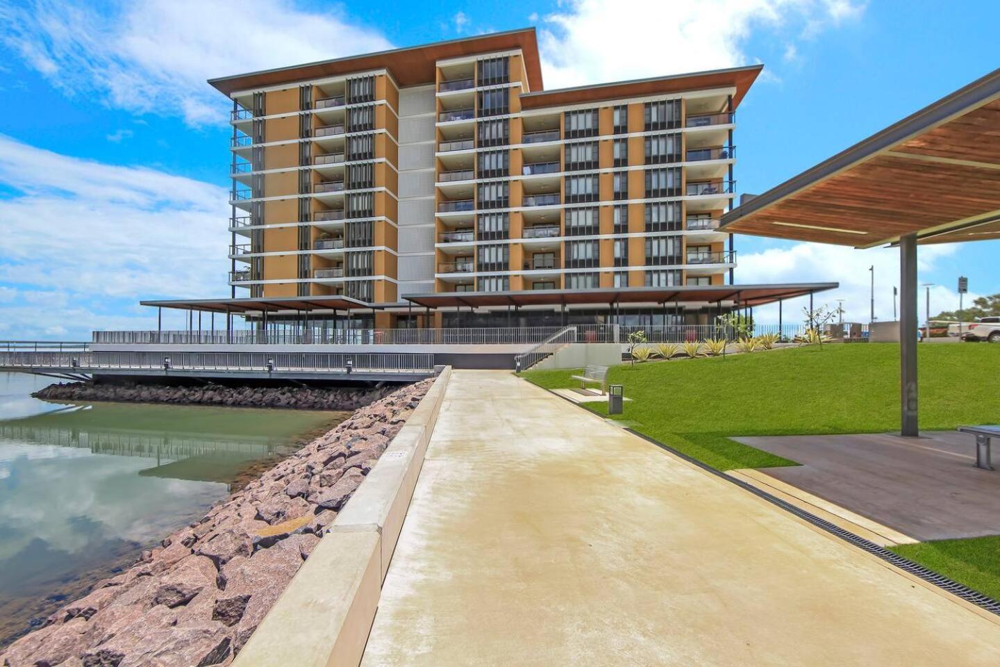 Waterfront Lagoon Hideaway With Sea Views Apartment Darwin